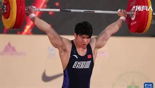 九游体育官网-举重赛场再起风云：剑门鲨队队险胜吴越独角兽队，赛场气氛火爆年轻人站出来了